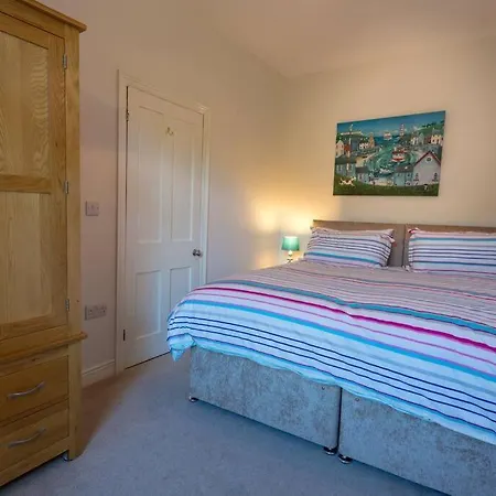 Holly * ボウネス＝オン＝ウィンダミア