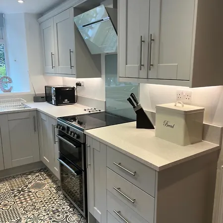 Holly * ボウネス＝オン＝ウィンダミア